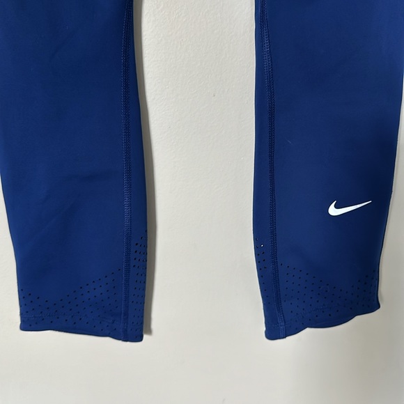 Nike Running Dri-Fit Tight Capri Length Laser Cut Leggings - Picture 7 of 10